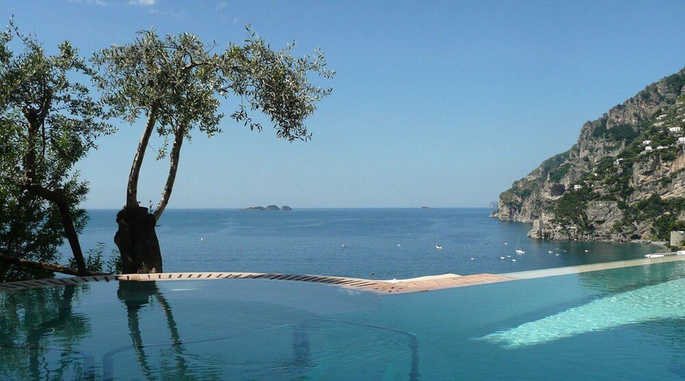 Infinity pool with a clear view of the sea